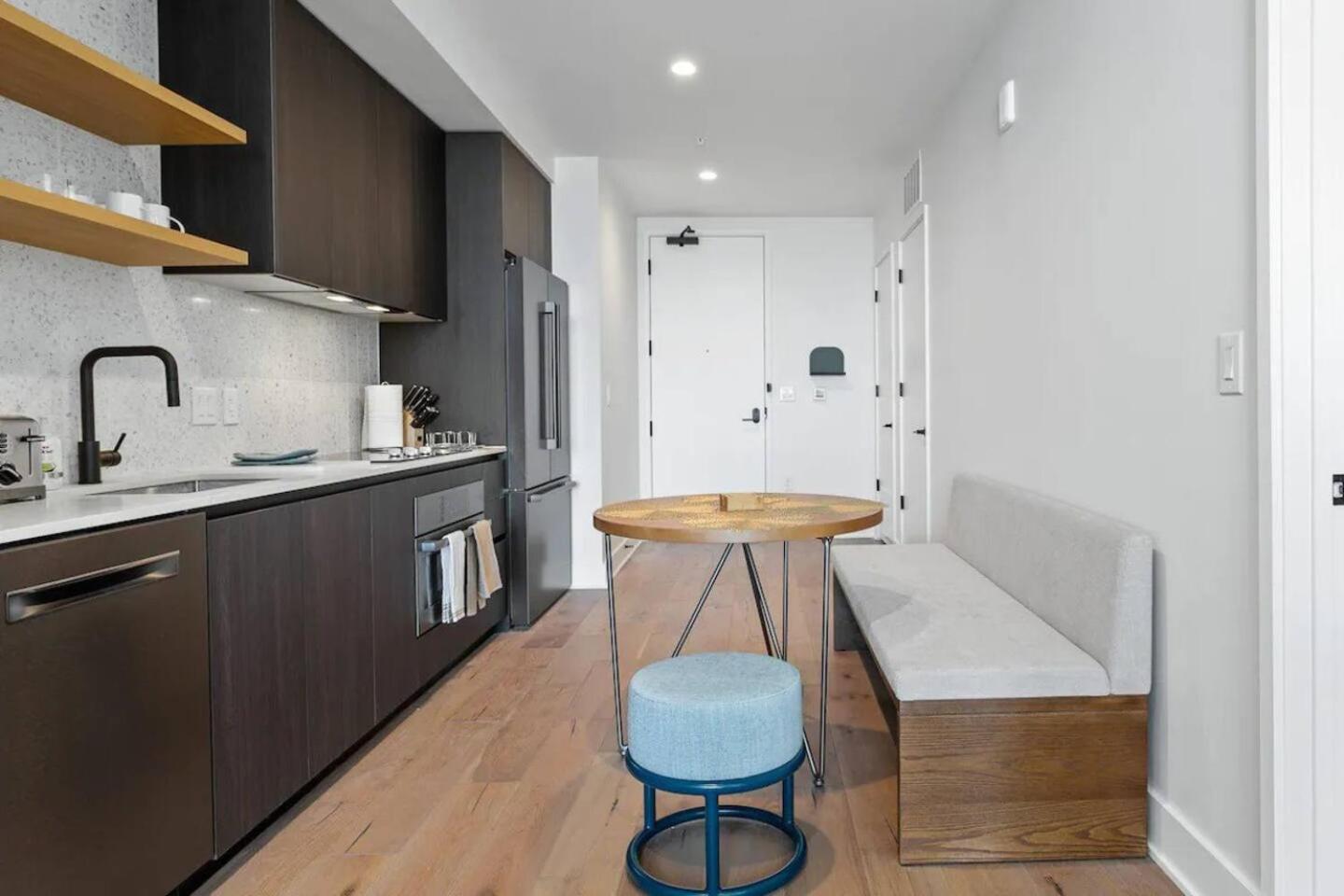 Modern 1Br Condo On Rainey St With Pool And Views Остин Экстерьер фото